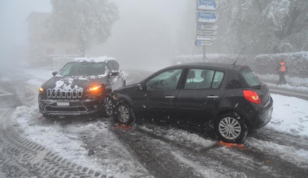 Zwei Autos kollidierten in Heiden.