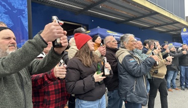 War es das lauteste Plopp der Schweiz? 150 Leute öffneten ihr Bier gleichzeitig