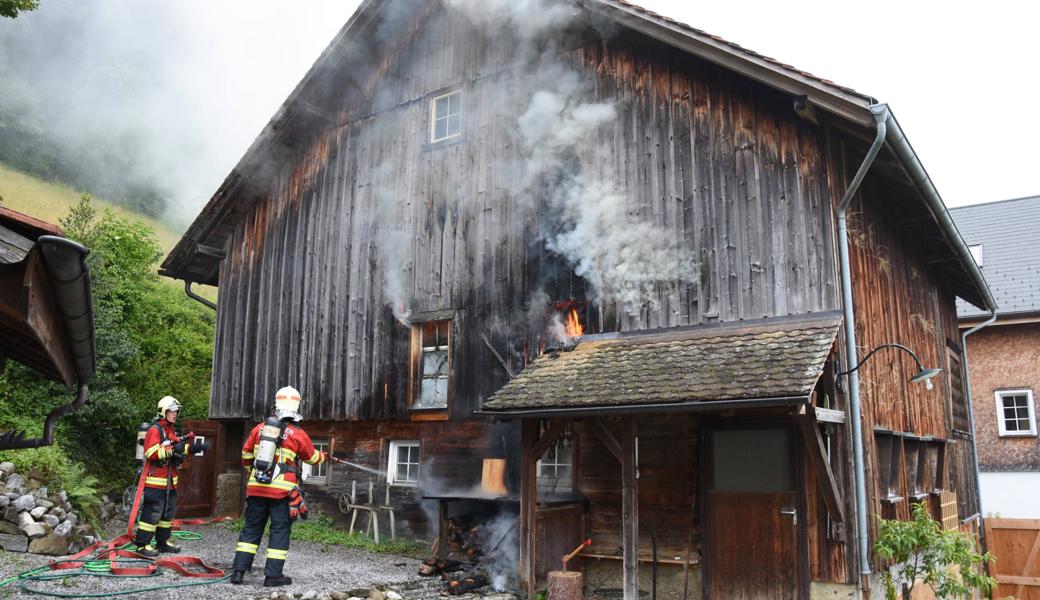 Die Feuerwehr löschte den Brand.