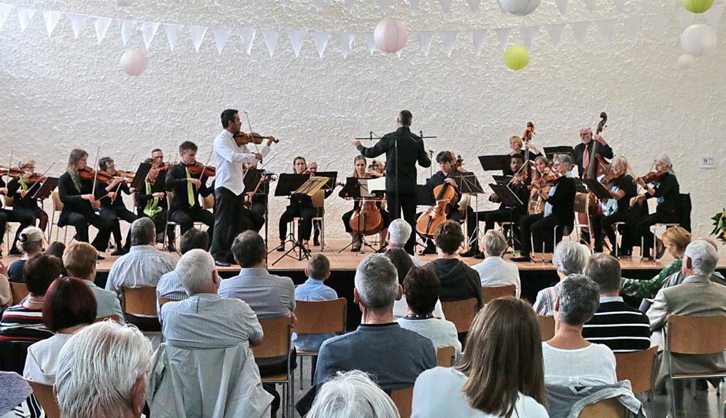 Der Orchesterverein Widnau unter der Leitung von Stefan Susana interpretierte zusammen mit dem Solisten Camilo Sànchez Gómez die «Vier Jahreszeiten» von Antonio Vivaldi.