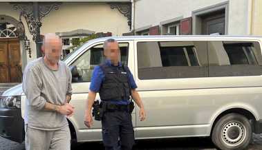 Der Polizist hörte, wie seine eigenen Knochen brachen