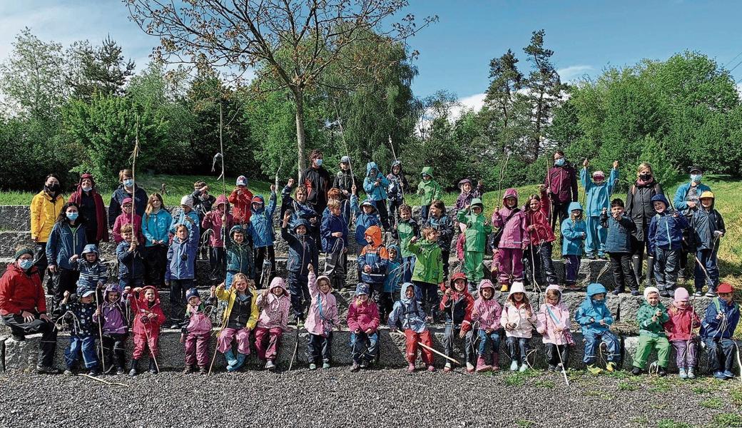 Nach einem kleinen Fussmarsch über die Brücke zur Steinarena im Rheinvorland hatte die muntere Truppe das Ziel dann auch schon erreicht. 