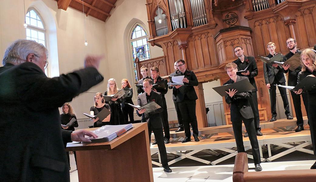 Der Kammerchor des internationalen Studienzentrums der Universität Heidelberg sang im September 2021 unter der Leitung von Franz Wassermann.