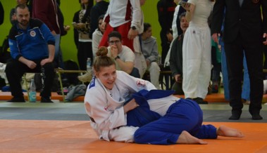 Die Eichbergerin Helena Zäch siegt am Heimturnier in zwei Kategorien und hadert mit einer Niederlage