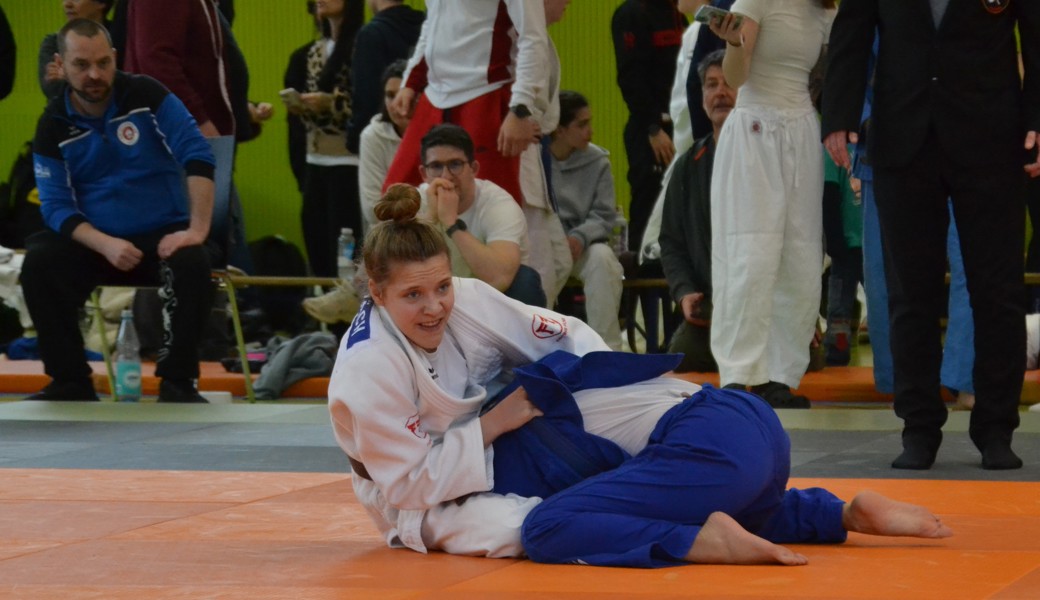 Die Eichbergerin Helena Zäch siegt am Heimturnier in zwei Kategorien und hadert mit einer Niederlage