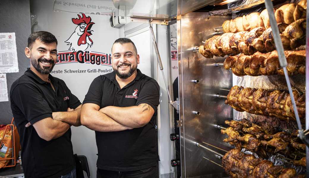 Ibrahim Pirinc und Walid Khelil sind jede Woche mit ihrem Foodtruck in Rebstein, Au und Thal unterwegs.