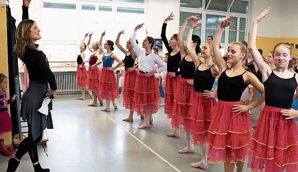 Ballettlehrerin Veronica Rossetti ist zufrieden mit der Hauptprobe, die im eigenen Studio in Au durchgeführt wurde.