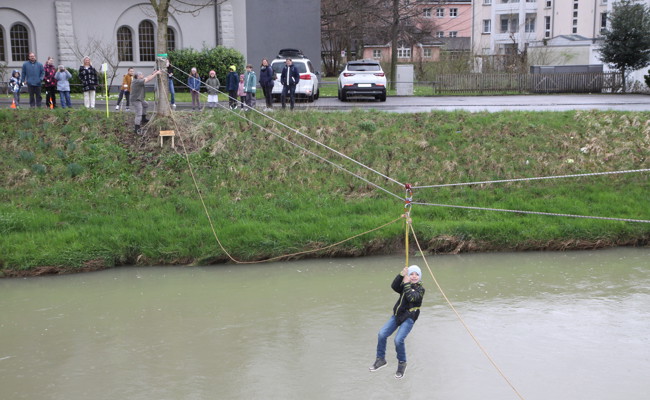 Kirche Kunterbunt mit dem Motto «We are family»