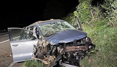 Familie verunglückt: 14-Jährige stirbt nach Autounfall auf der Autobahn A1
