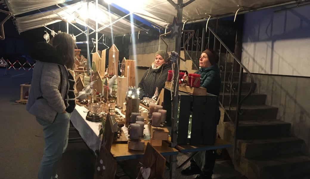 Weihnachtsstimmung in Kobelwald: Sehr gut besuchtes Novembermärktli