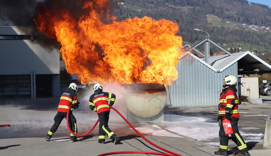 Hundert Feuerwehrleute übten für den Ernstfall - gleich danach ging ein echter Alarm ein