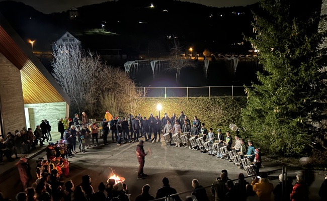 Tambourenverein umrahmte den Advents-Apéro des Einwohnervereins