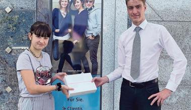 Selina Öztürk gewinnt ein Tablet