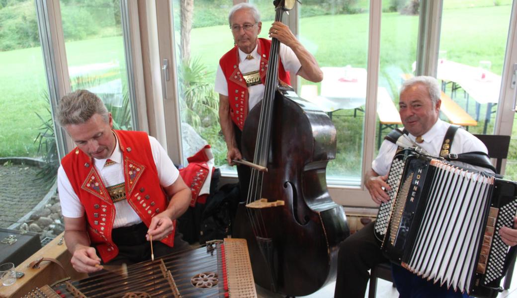 Musikalisch unterhielt die Kapelle Alphöttli Appenzell.