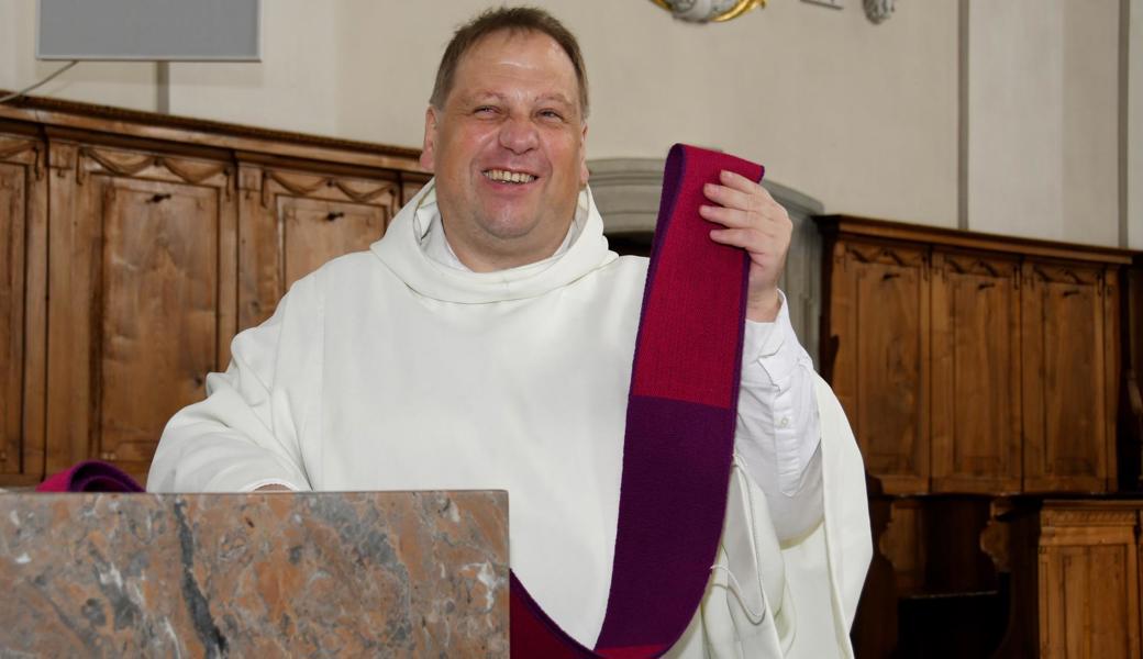 Peter Legnowski wird nach der Weihe zum Diakon eine Stola diagonal tragen.