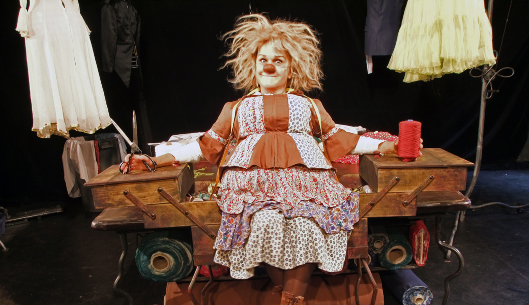 Mit «Schneiderin» gastiert Gardi Hutter im Diogenes-Theater. 