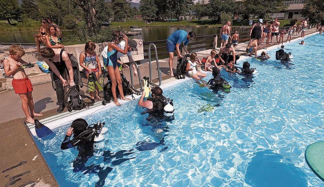 Schnuppertauchen im Freibad