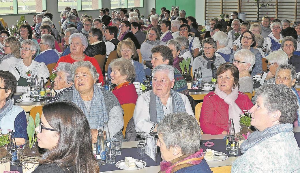 Die Landfrauen freuten sich über einen interessanten Vortrag zum Thema «Geheimnis der Hände».