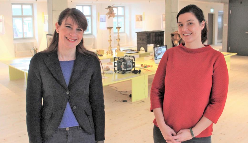 Die für Führungen zuständigen Caroline Schärli (Kuratorin, links) und Klaudia Barthelme-Fryckowska wollen Erwachsene und Kinder gleichermassen fürs Museum begeistern.