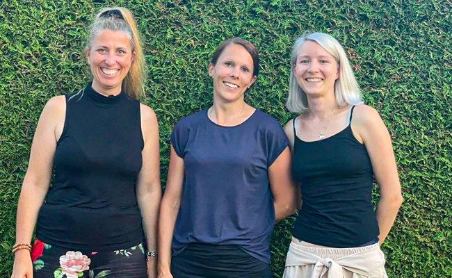 Fasnachtsbegeisterte Frauen übernehmen den Rheinecker Umzug