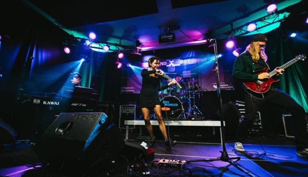 Eine Band aus Wolfhalden rockt den Tourstart
