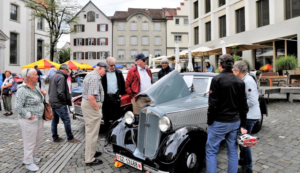 Gastvereine führten spezielle Modelle vor. Der DKW F5 zog die Blicke auf sich. Neben den 70er-Jahre Coupés war er der wahre Oldie.