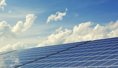 Neue Photovoltaikanlage auf Schulhausdach soll 46 Tonnen Kohlenstoffdioxid sparen