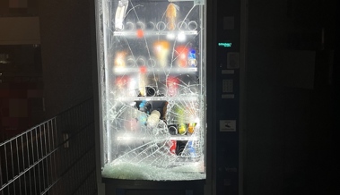 Kantonspolizei stellt Snackautomaten-Knacker dank guter Zeugenbeschreibung