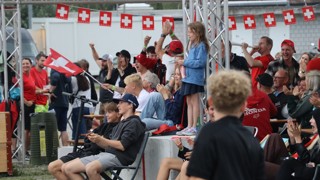 Jubel im Public Viewing nach dem Führungstreffer der Schweiz.