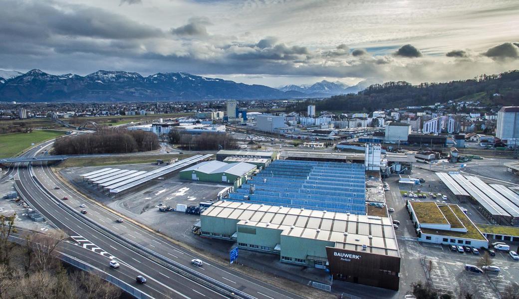 Bauwerk Parkett investiert auch am Hauptsitz in St. Margrethen unter anderem in die Automation der Produktion.