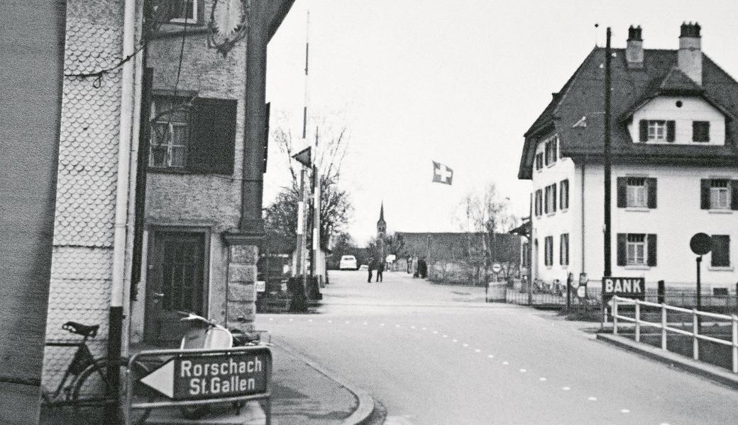 Im ehemaligen Zollhaus in Rheineck hat Leonhard Grässli während des Zeiten Weltkrieges Dienst geleistet. Hans Schwendener hat dort den grossen Teil seiner Kindheit verbracht.