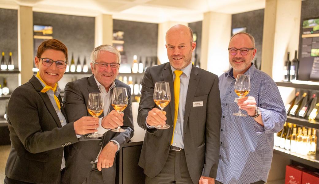 Der Culinarium-Vorstand stösst im Haus des St. Galler Weins an auf ein sehr erfolgreiches Jahr 2018 an; von links: Elisabeth Federer, Präsident Walter Müller, Geschäftsführer Urs Bolliger und Werner Küttel. 