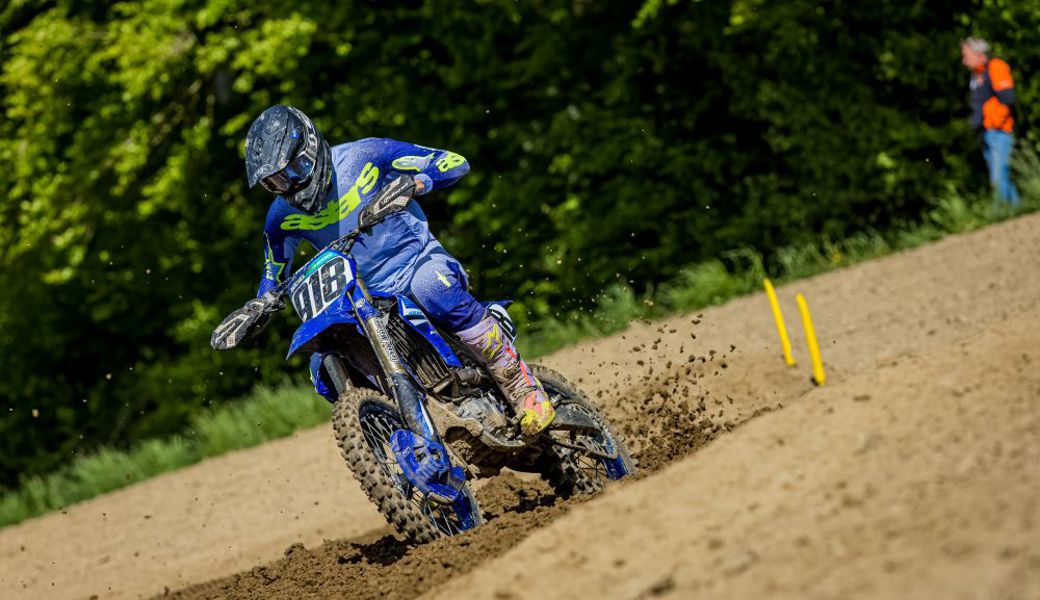 Yamaha-Pilot Luca Büchel aus Rüthi gewinnt im Kanton Solothurn zweites Rennen in Folge