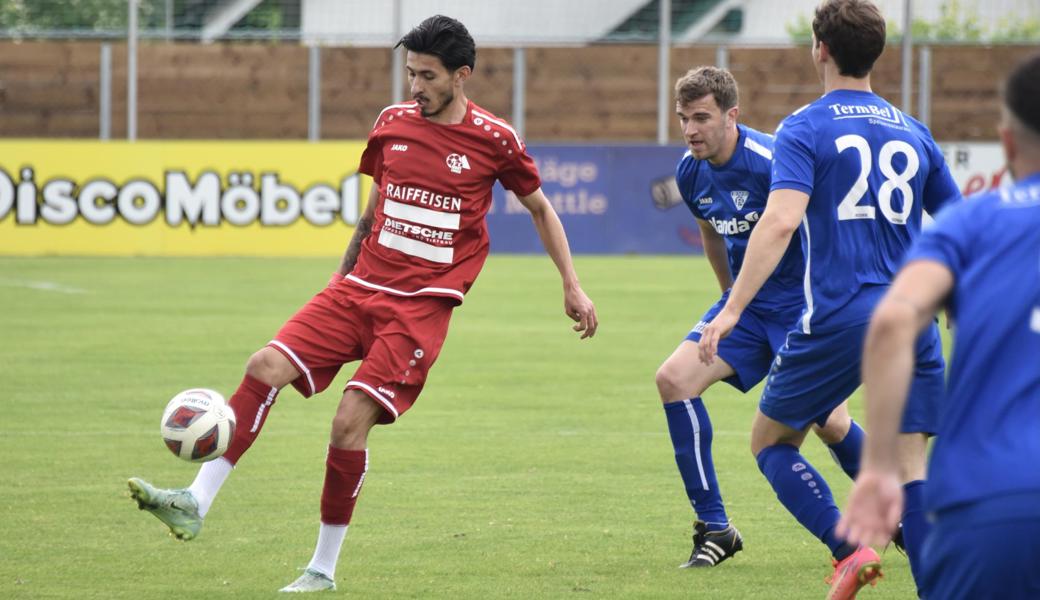 Menderes Caglar (links) und der FC Montlingen reisen zur US Schluein Ilanz.