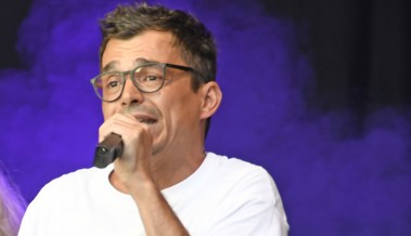 Rexeyes neues Musikvideo spielt in einem Künstler-Atelier