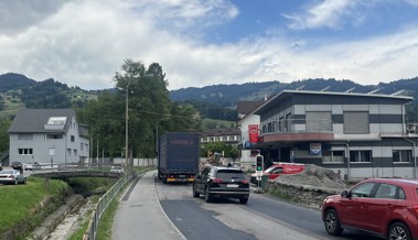 Die Churerstrasse wird am Sonntag für den Belagseinbau gesperrt Die Churerstrasse wird am Sonntag für den Belagseinbau gesperrt