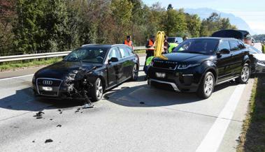 Auffahrkollision auf Autobahn – Mitfahrerin unbestimmt verletzt