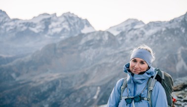 Christina Ragettli spricht in der biblioRii über den Zauber des Wanderns