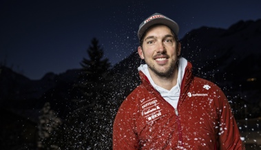 Skilegende Carlo Janka kommt an den Rhema Sportdialog