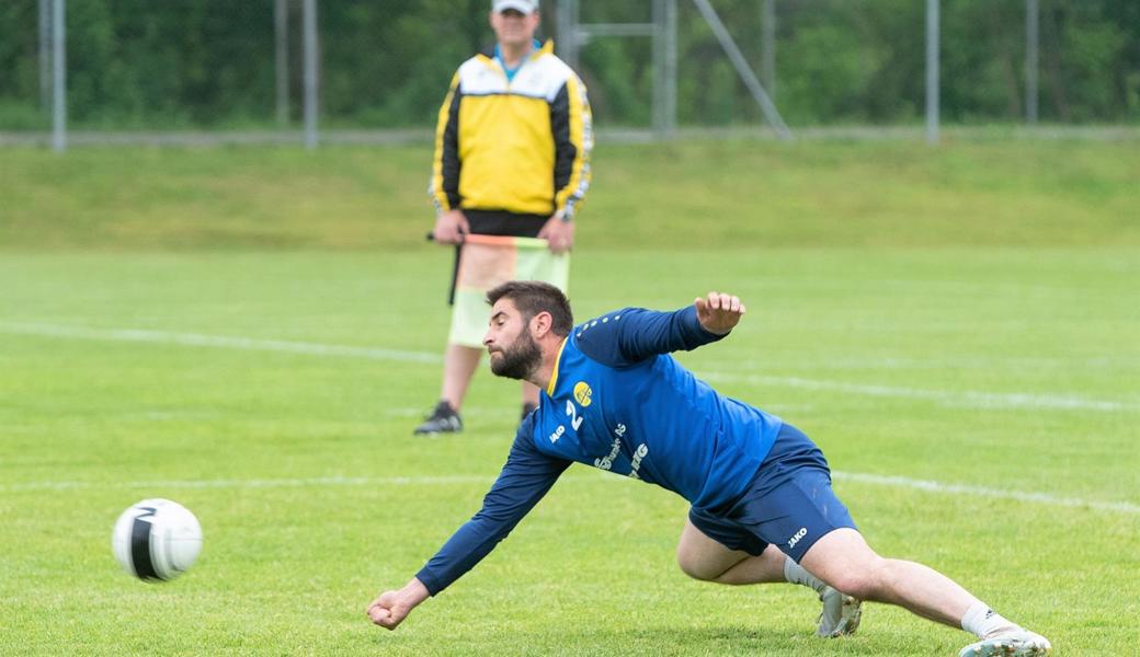 Mittelmann Kenneth Schoch hat mit seinem Team zwei schwierige Gegner vor sich.