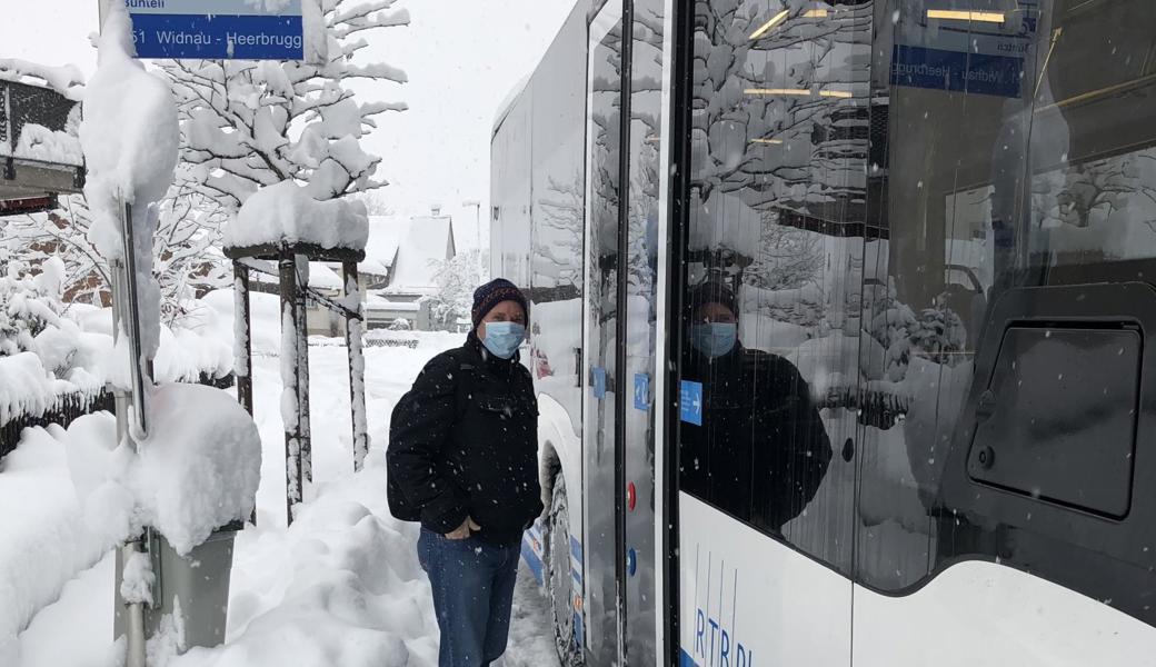 Daniel Litscher musste nicht auf den Bus warten. Der kam pünktlich zur Haltestelle Bünteli Widnau.