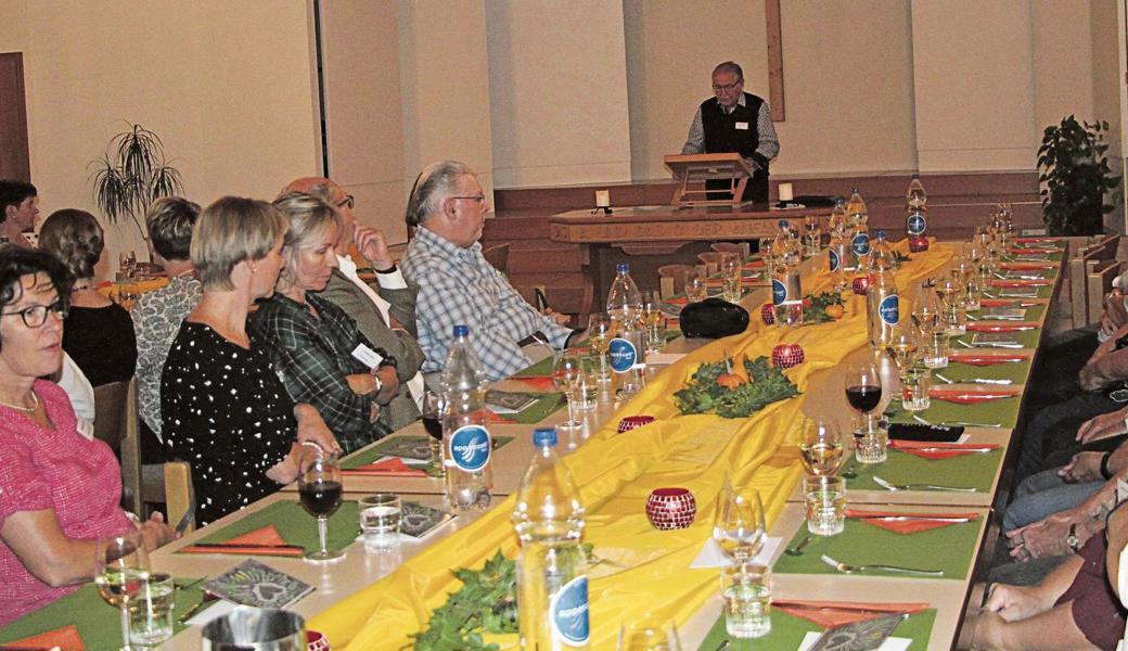 Der Präsident der Kirchenvorsteherschaft, Hansueli Geisser, freute sich über die Mitarbeit aller Helferinnen und Helfer und dankte ihnen. 