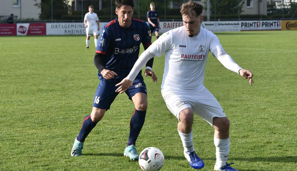 Der FC Staad (in weiss) tritt am Samstagabend in Laax an.