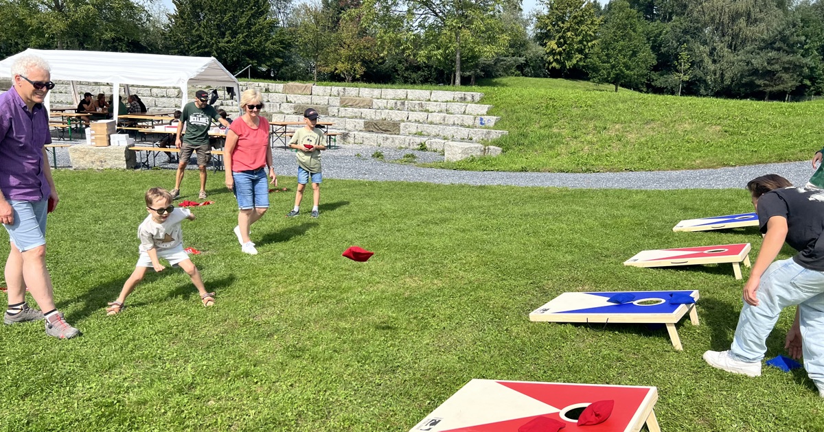 Lustige Spiele machten den Familienausflug abwechslungsreicher Der