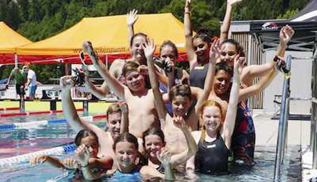 Die Widnauer Schwimmerinnen und Schwimmer holten bei der Langbahnmeisterschaft in Bludenz 13 Medaillen.