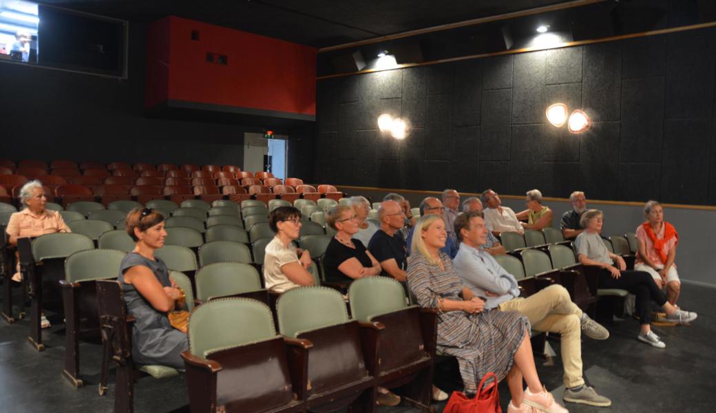 Im Kino Rosental in Heiden stehen im Saal noch die originalen Kinosessel.