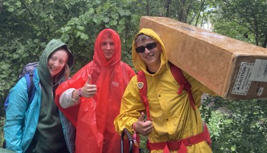 Volleyball, Baden und Musik: Sonnige Laune trotz regnerischem Wetter am Szene-Open-Air