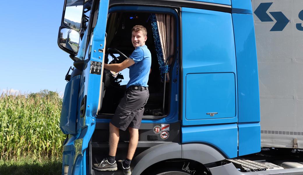 Diego Fuchshofer hat als Lastwagenchauffeur (bzw. Strassentransportfachmann) an den Schweizerischen Berufsmeisterschaften Swissskills teilgenommen.