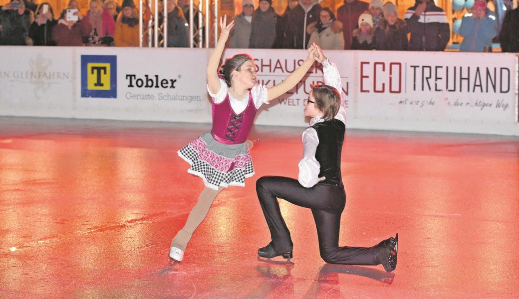 Lorena Koller und Timon Suhner vom EV Mittelrheintal bestreiten bald ihre ersten internationalen Wettkämpfe als Eistanz-Paar. 