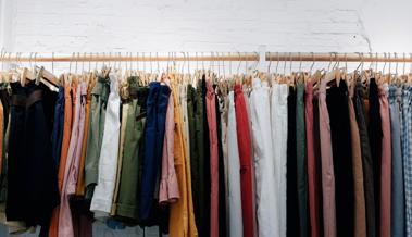 Egal ob viel oder wenig Lohn – Second-Hand-Fashion wird zahlreich gekauft